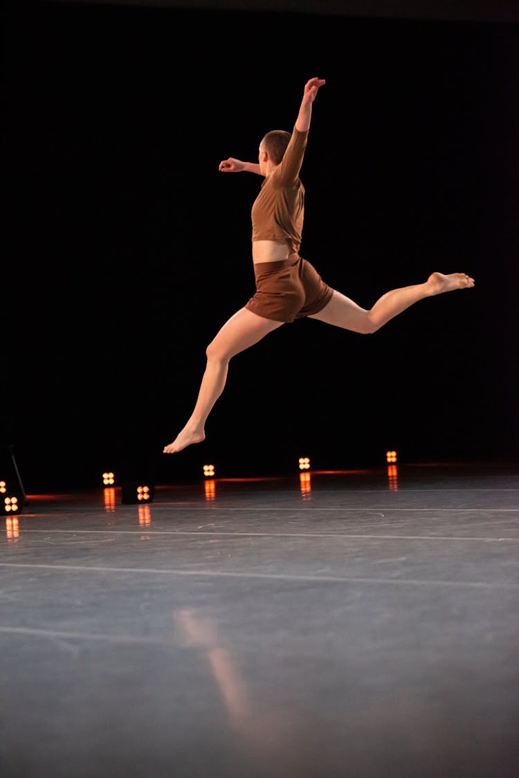 Interstitial for Three | Choreography by Mia J. Chong | Photograph by Natalia Perez for Post:ballet | 2023